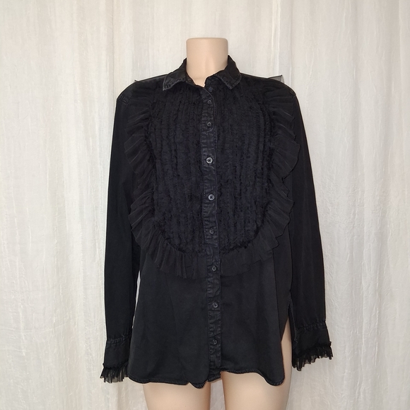pilcro antropología Tops - Pilcro Anthropologie Women  Black Ruffled Button Down Shirt Size M